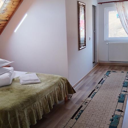 Garofita Pietrei Craiului Hotel Peştera Екстериор снимка