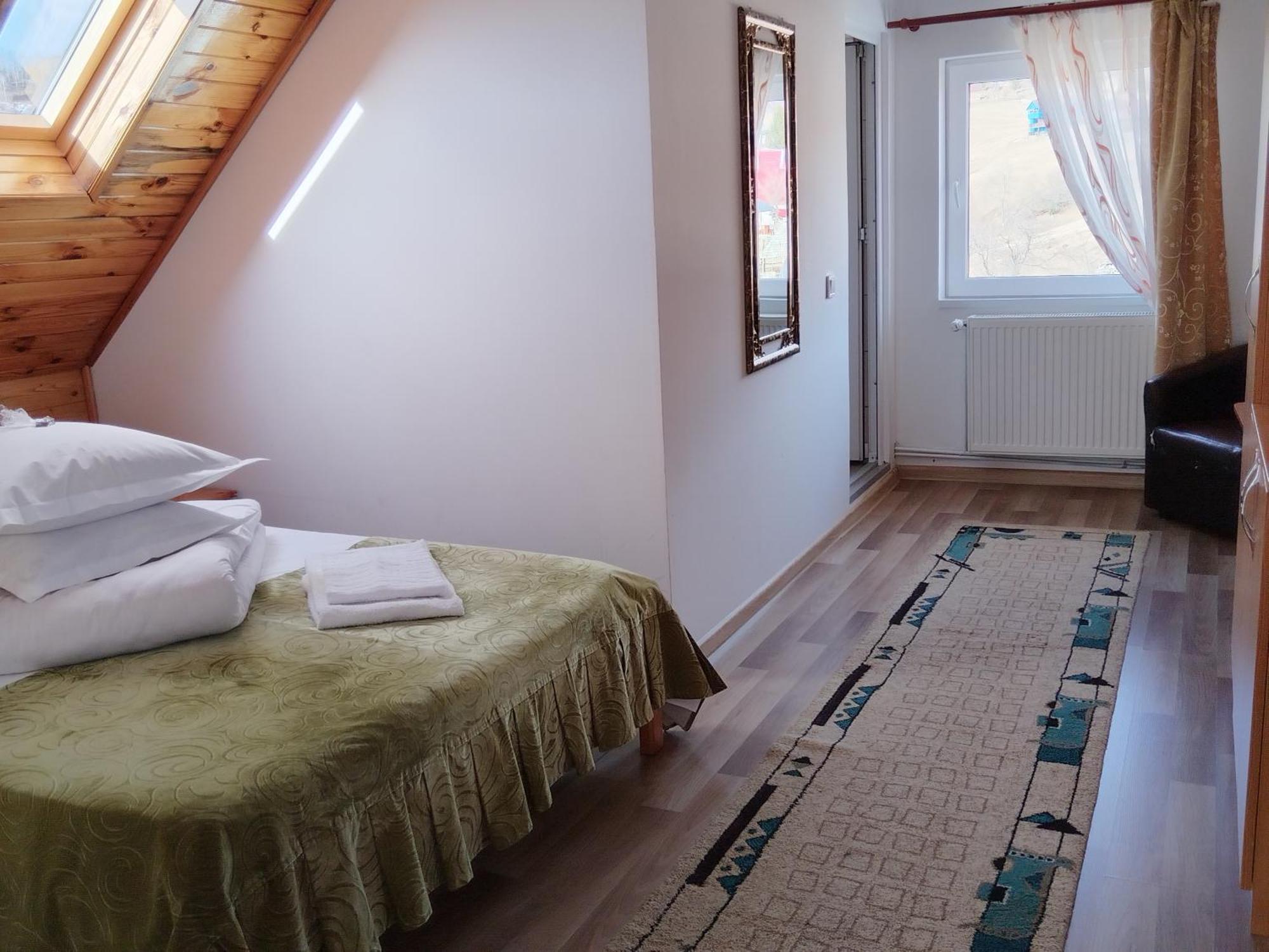 Garofita Pietrei Craiului Hotel Peştera Екстериор снимка