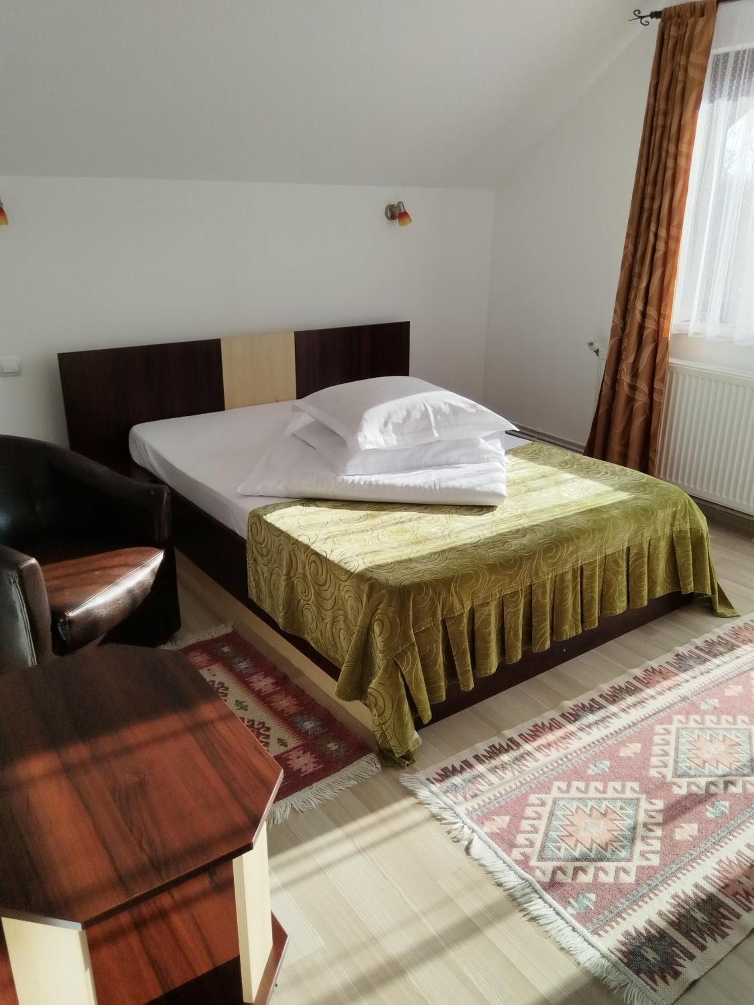 Garofita Pietrei Craiului Hotel Peştera Екстериор снимка
