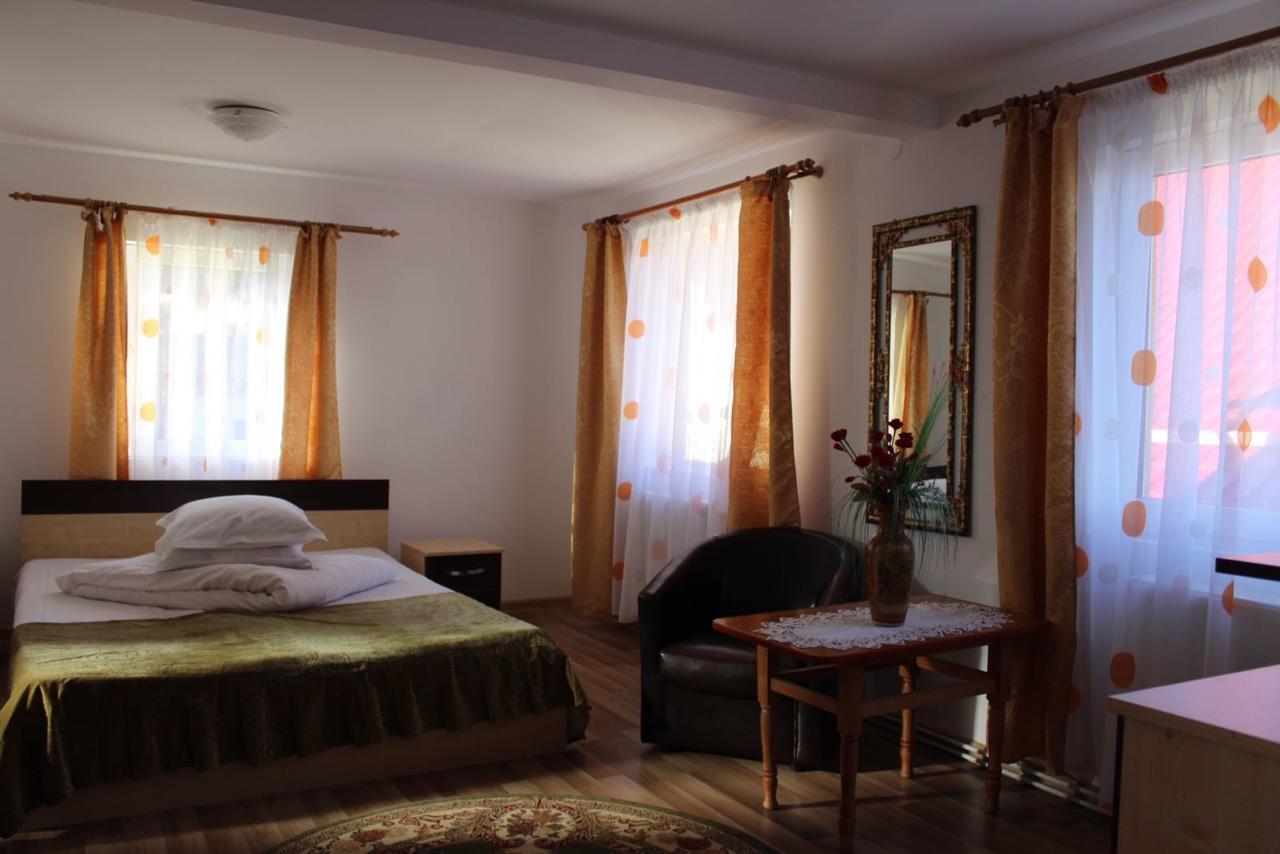 Garofita Pietrei Craiului Hotel Peştera Екстериор снимка